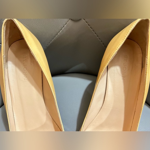 St. John Patent Leather leather pump - Picture 3 of 4